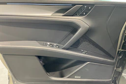 vihreä Porsche Cayenne 2026 kuva 11.