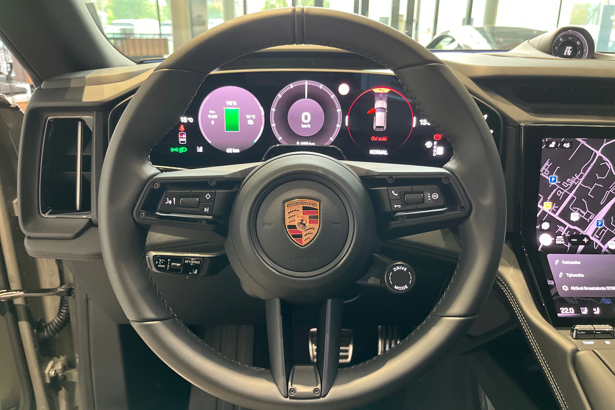 vihreä Porsche Cayenne 2026 kuva 14.