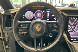 vihreä Porsche Cayenne 2026 kuva 14.