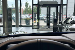 vihreä Porsche Cayenne 2026 kuva 17.