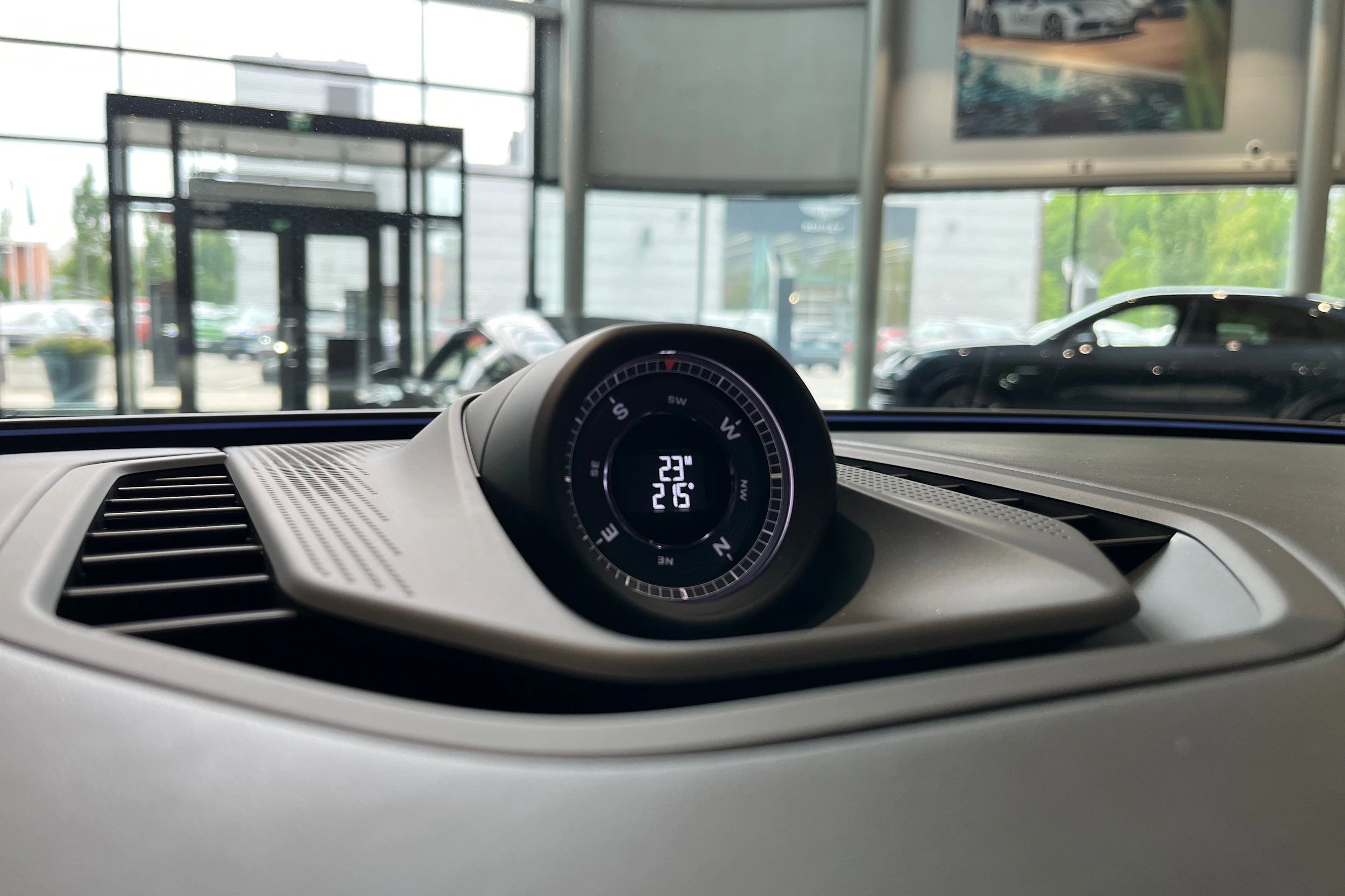 vihreä Porsche Cayenne 2026 kuva 19.