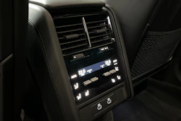 vihreä Porsche Cayenne 2026 kuva 20.
