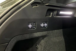 vihreä Porsche Cayenne 2026 kuva 21.