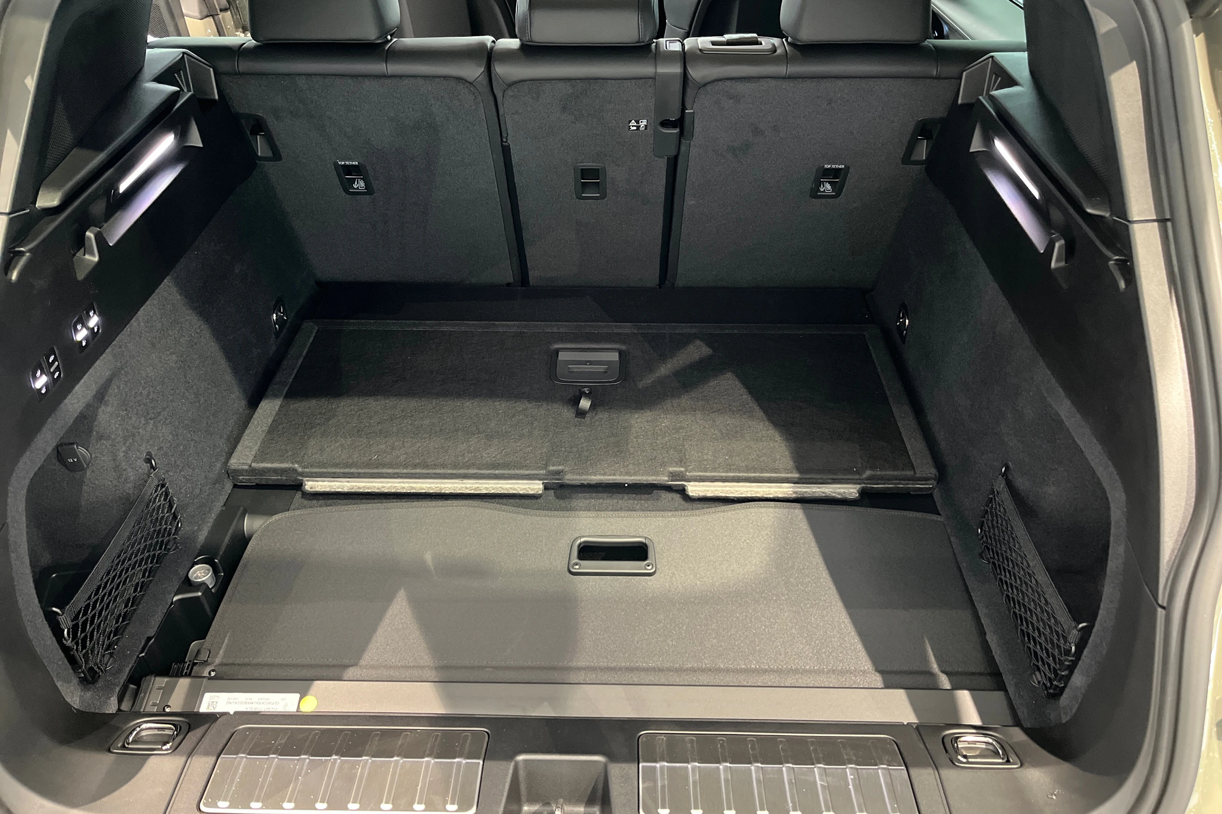 vihreä Porsche Cayenne 2026 kuva 23.