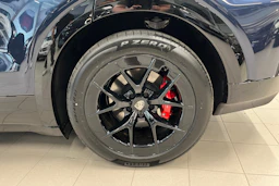 met. sininen Porsche Cayenne 2026 kuva 10.