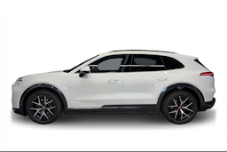 valkoinen Porsche Cayenne 2026 kuva 6.