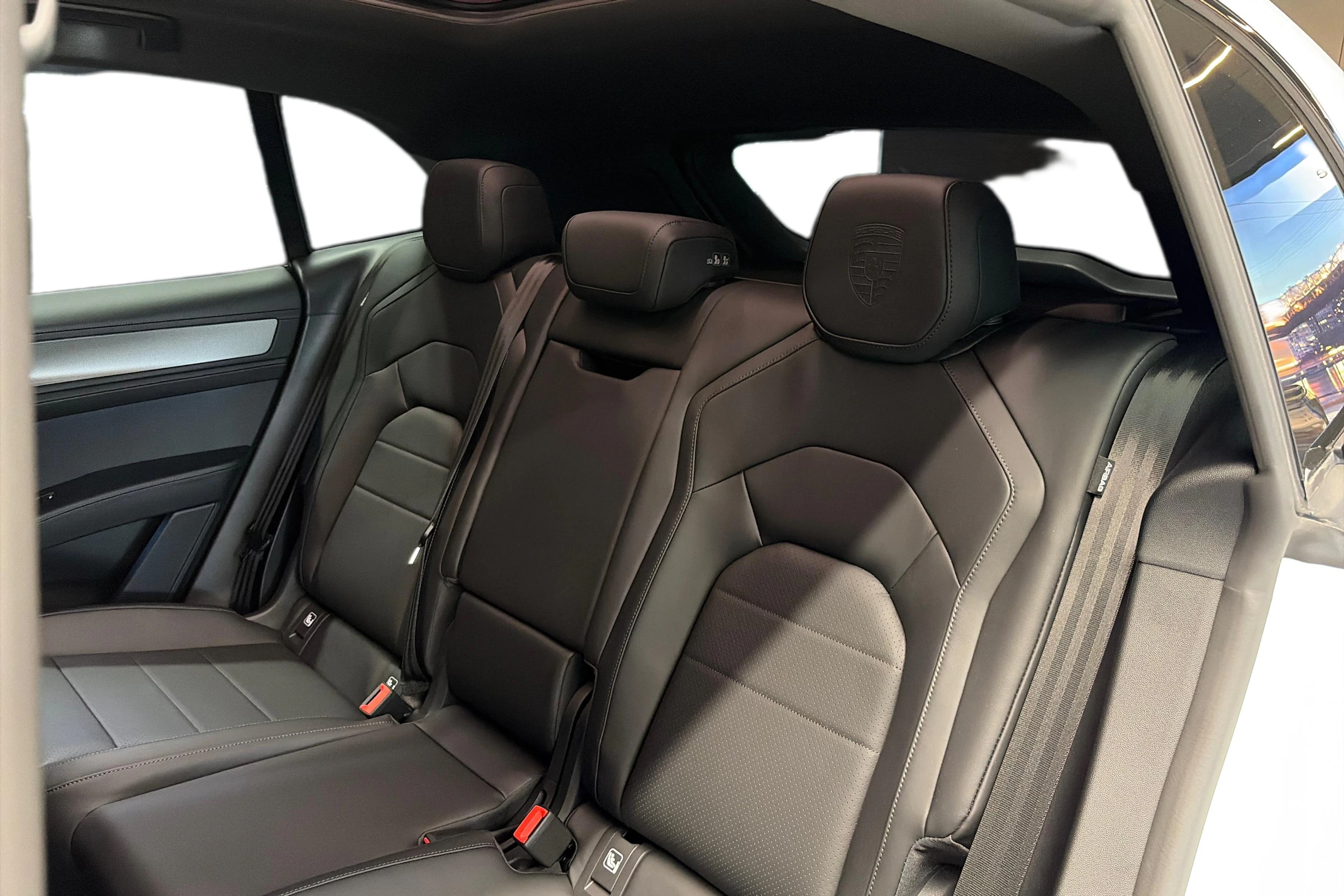 valkoinen Porsche Cayenne 2026 kuva 9.