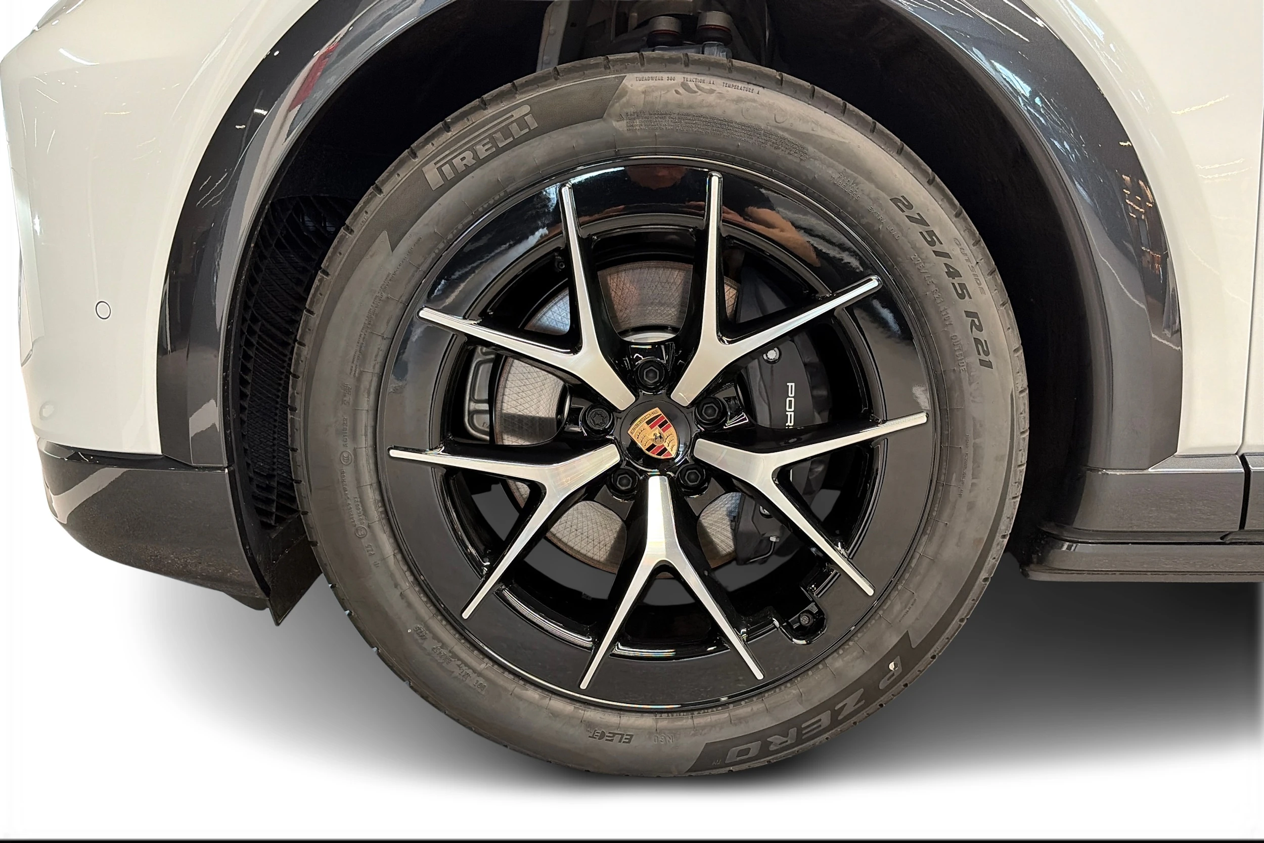 valkoinen Porsche Cayenne 2026 kuva 10.