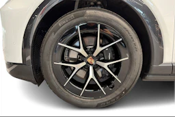 valkoinen Porsche Cayenne 2026 kuva 10.