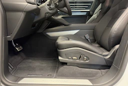 valkoinen Porsche Cayenne 2026 kuva 14.