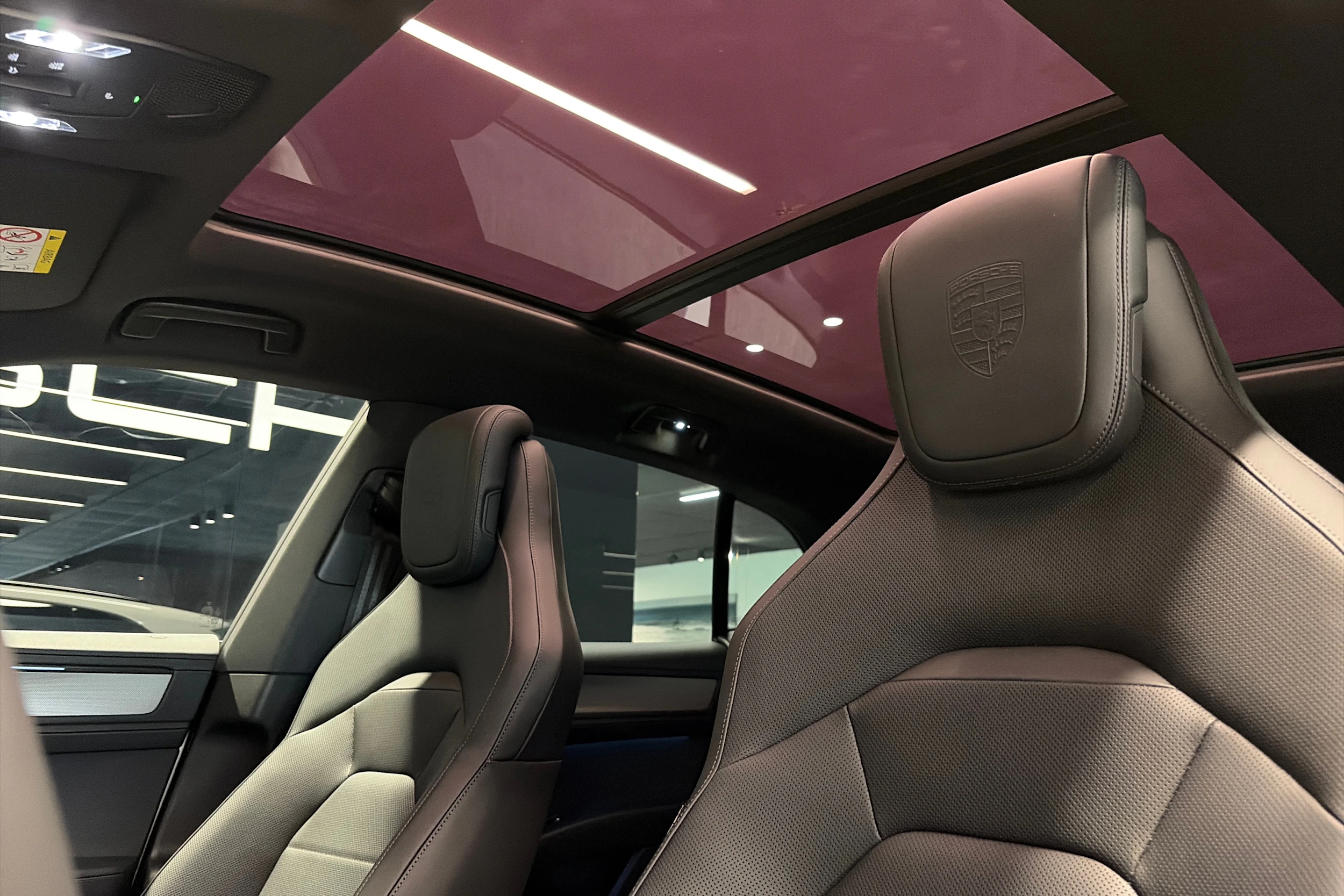 valkoinen Porsche Cayenne 2026 kuva 15.