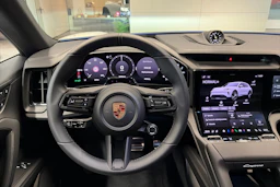 valkoinen Porsche Cayenne 2026 kuva 16.