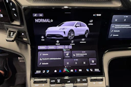 valkoinen Porsche Cayenne 2026 kuva 19.