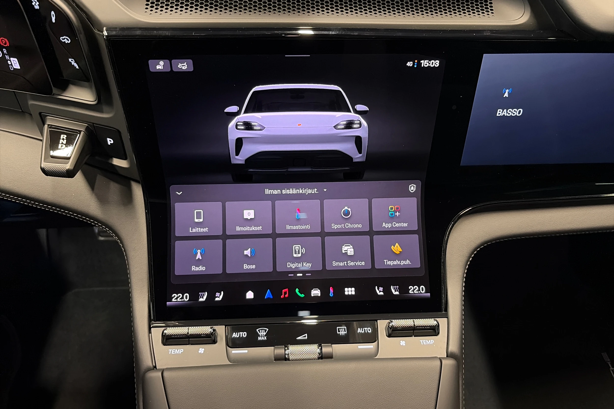valkoinen Porsche Cayenne 2026 kuva 24.