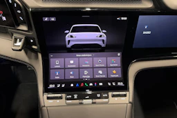 valkoinen Porsche Cayenne 2026 kuva 24.