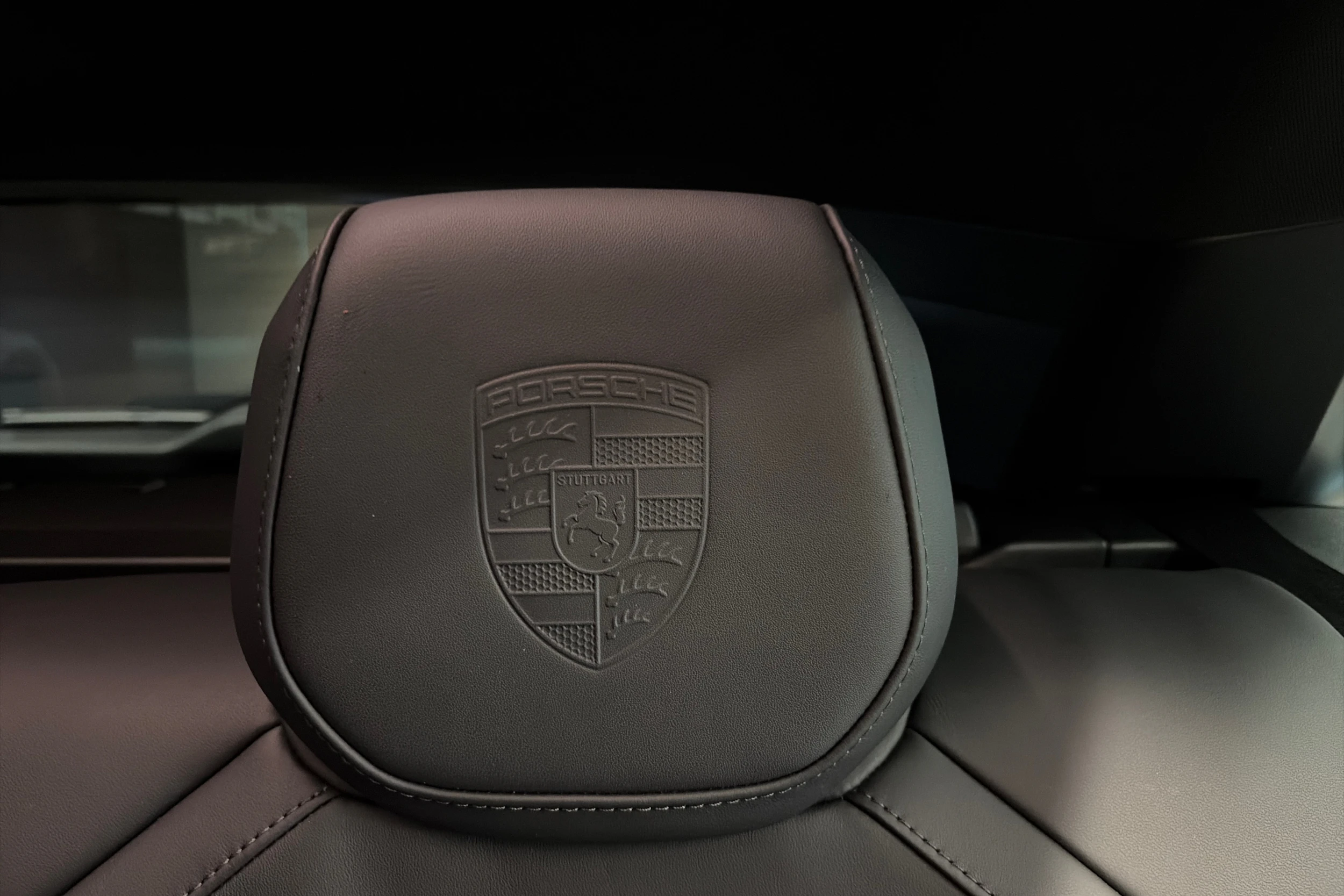 valkoinen Porsche Cayenne 2026 kuva 27.