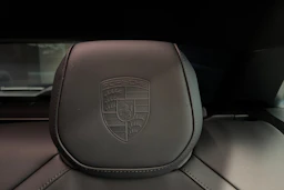 valkoinen Porsche Cayenne 2026 kuva 27.