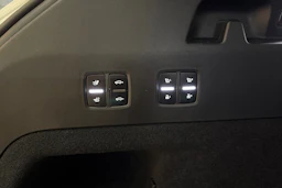 valkoinen Porsche Cayenne 2026 kuva 30.