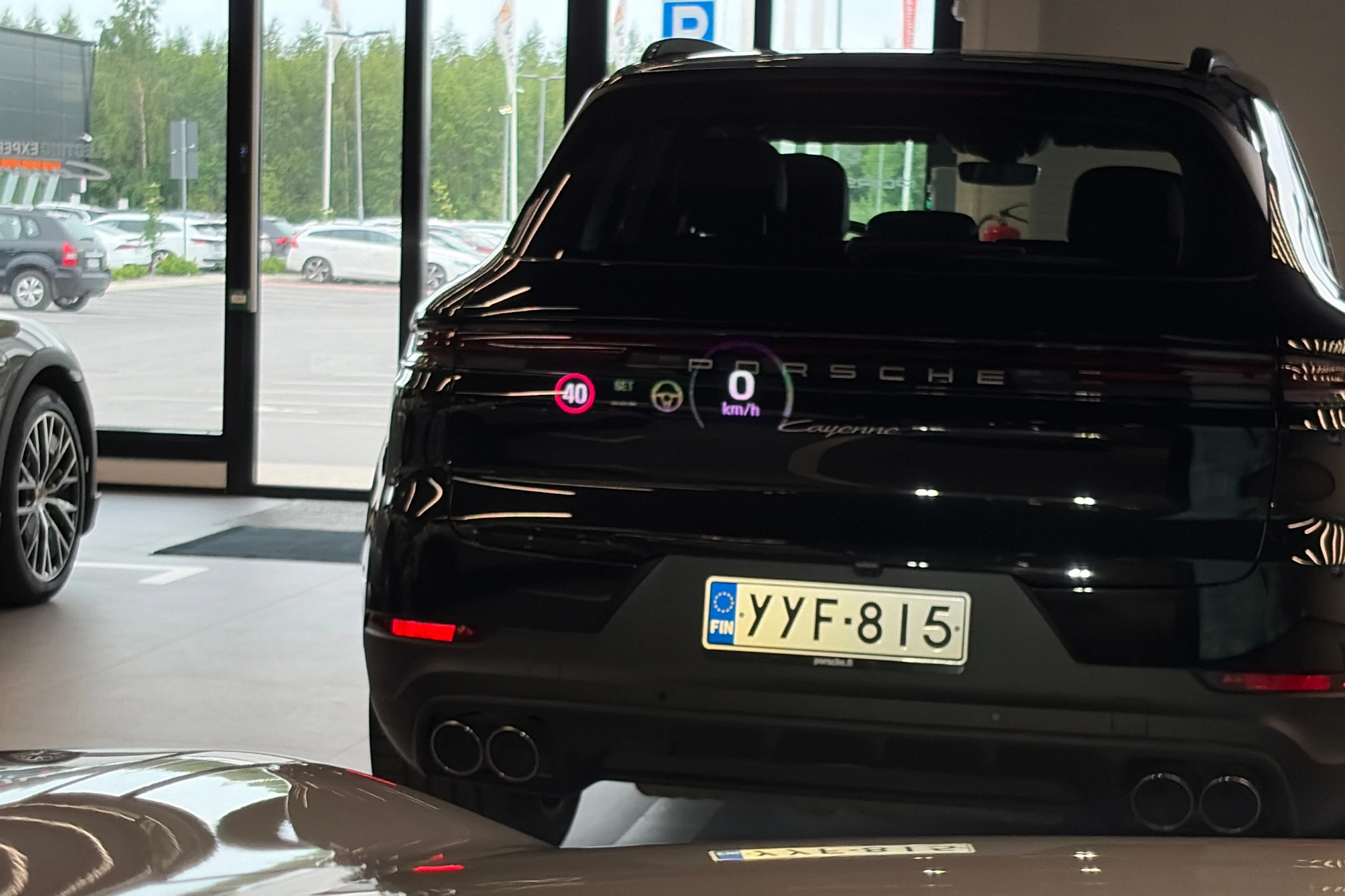 valkoinen Porsche Cayenne 2026 kuva 37.