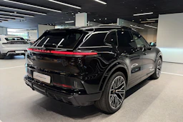 musta Porsche Cayenne 2026 kuva 12.