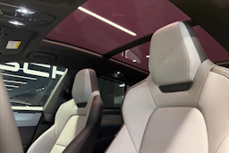 musta Porsche Cayenne 2026 kuva 15.