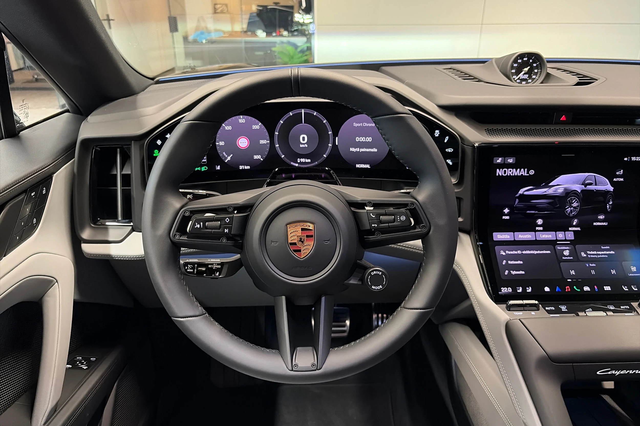 musta Porsche Cayenne 2026 kuva 16.