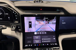 musta Porsche Cayenne 2026 kuva 19.