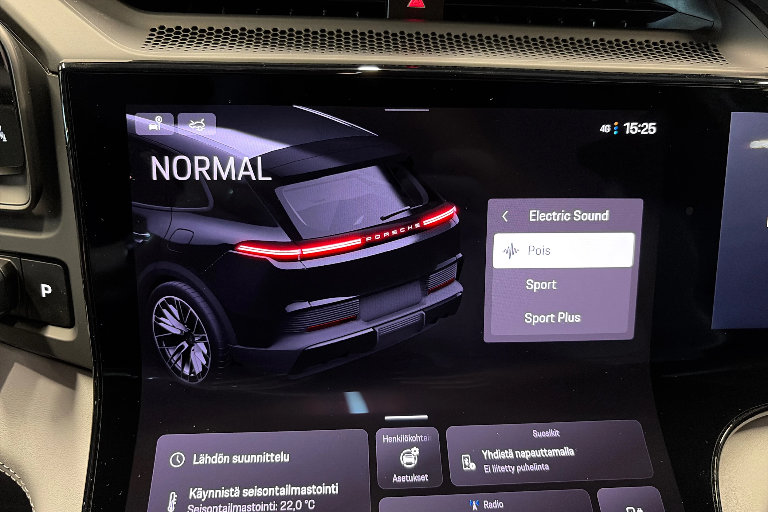 musta Porsche Cayenne 2026 kuva 20.
