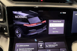 musta Porsche Cayenne 2026 kuva 20.