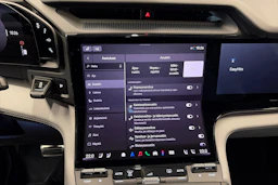 musta Porsche Cayenne 2026 kuva 22.