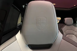 musta Porsche Cayenne 2026 kuva 39.