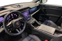 met. vihreä Porsche Cayenne 2026 kuva 6.