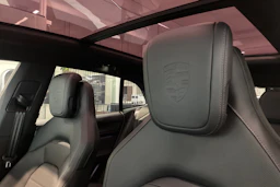 met. vihreä Porsche Cayenne 2026 kuva 13.