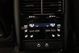 met. vihreä Porsche Cayenne 2026 kuva 18.