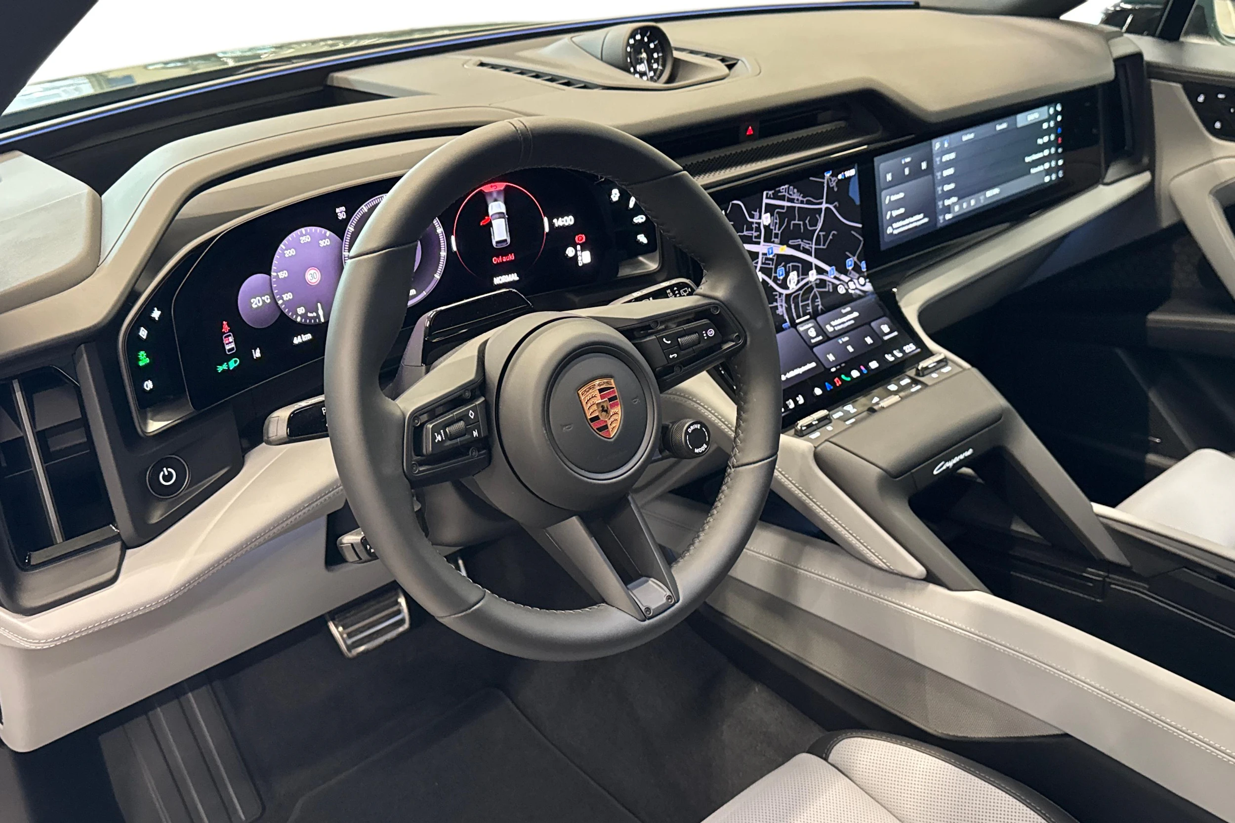 Vihreä Porsche Cayenne 2026 kuva 7.