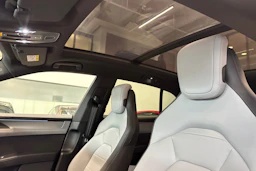 Vihreä Porsche Cayenne 2026 kuva 13.