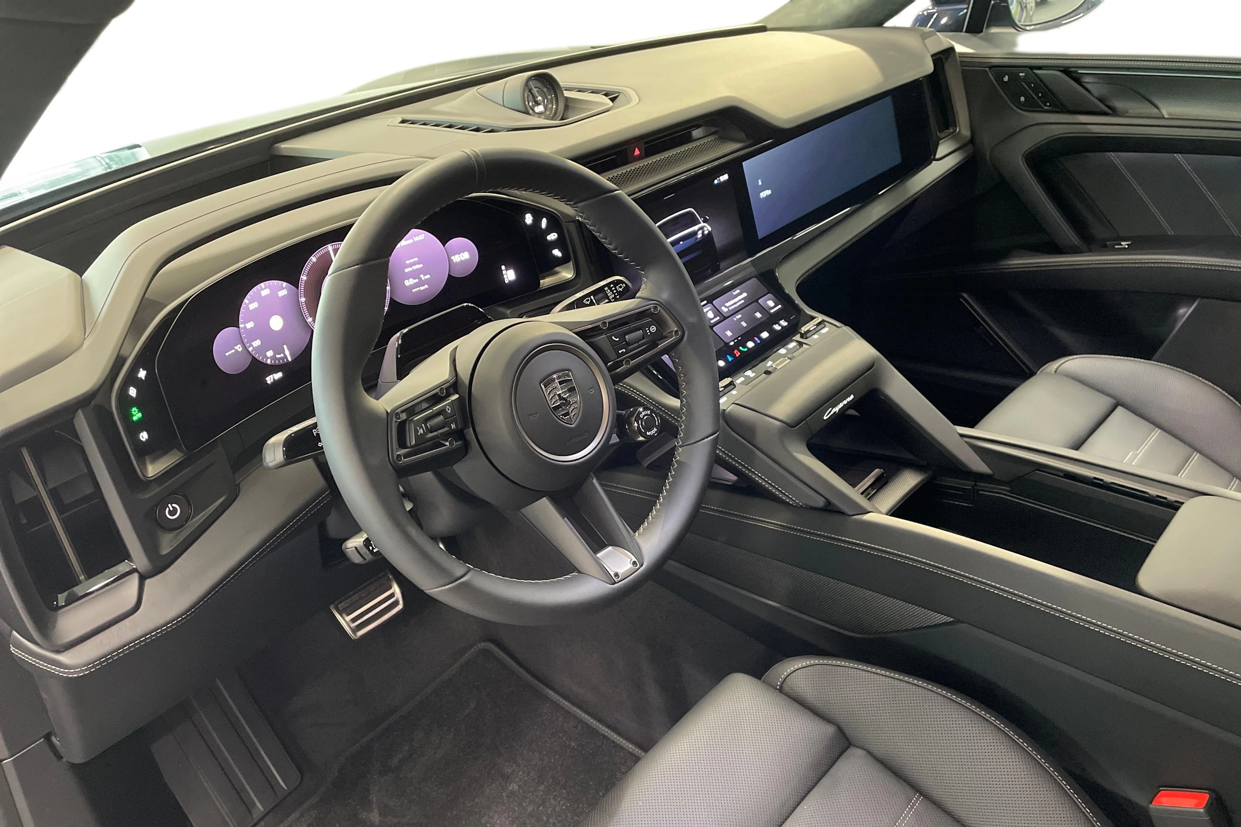 met. sininen Porsche Cayenne 2026 kuva 7.