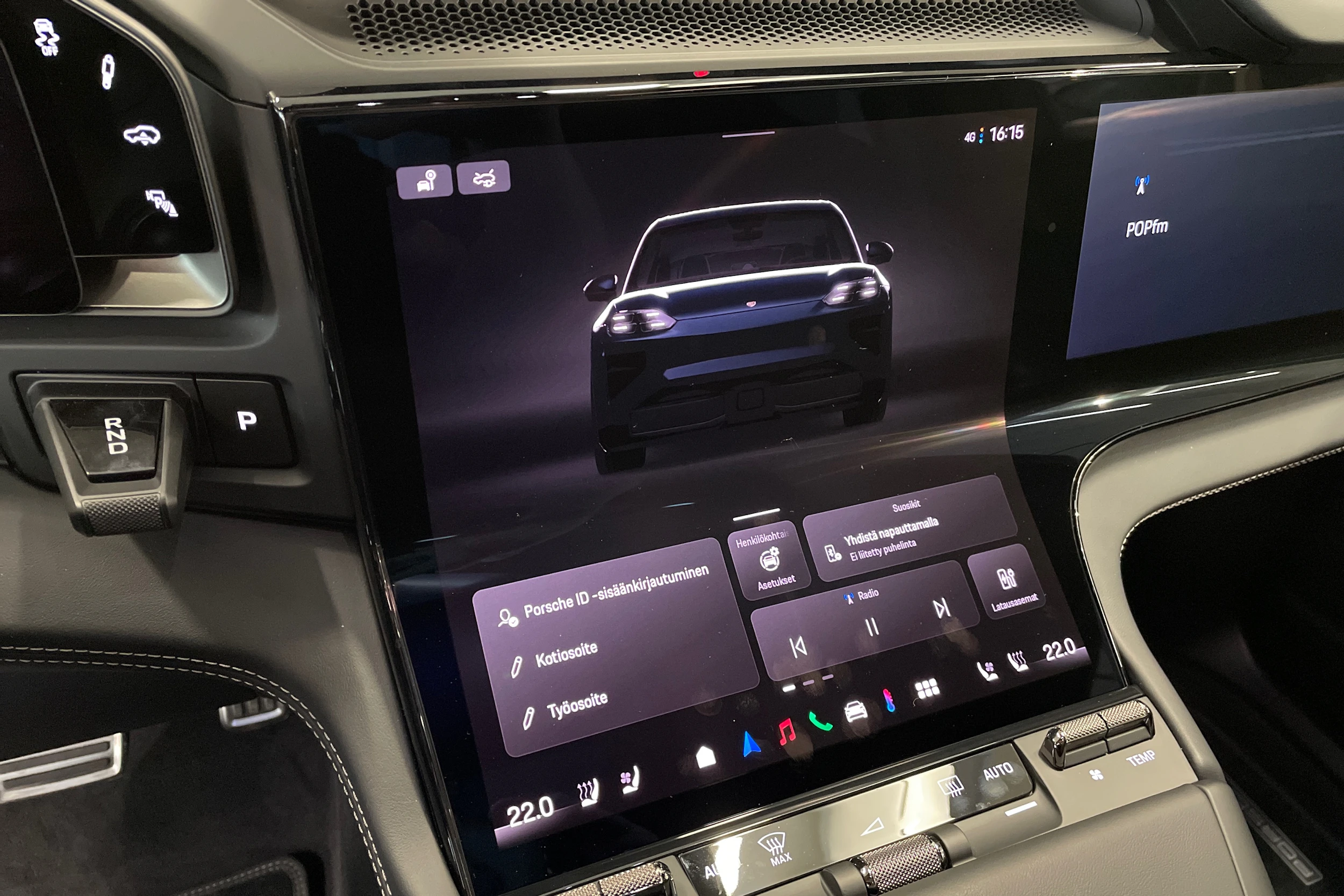 met. sininen Porsche Cayenne 2026 kuva 13.