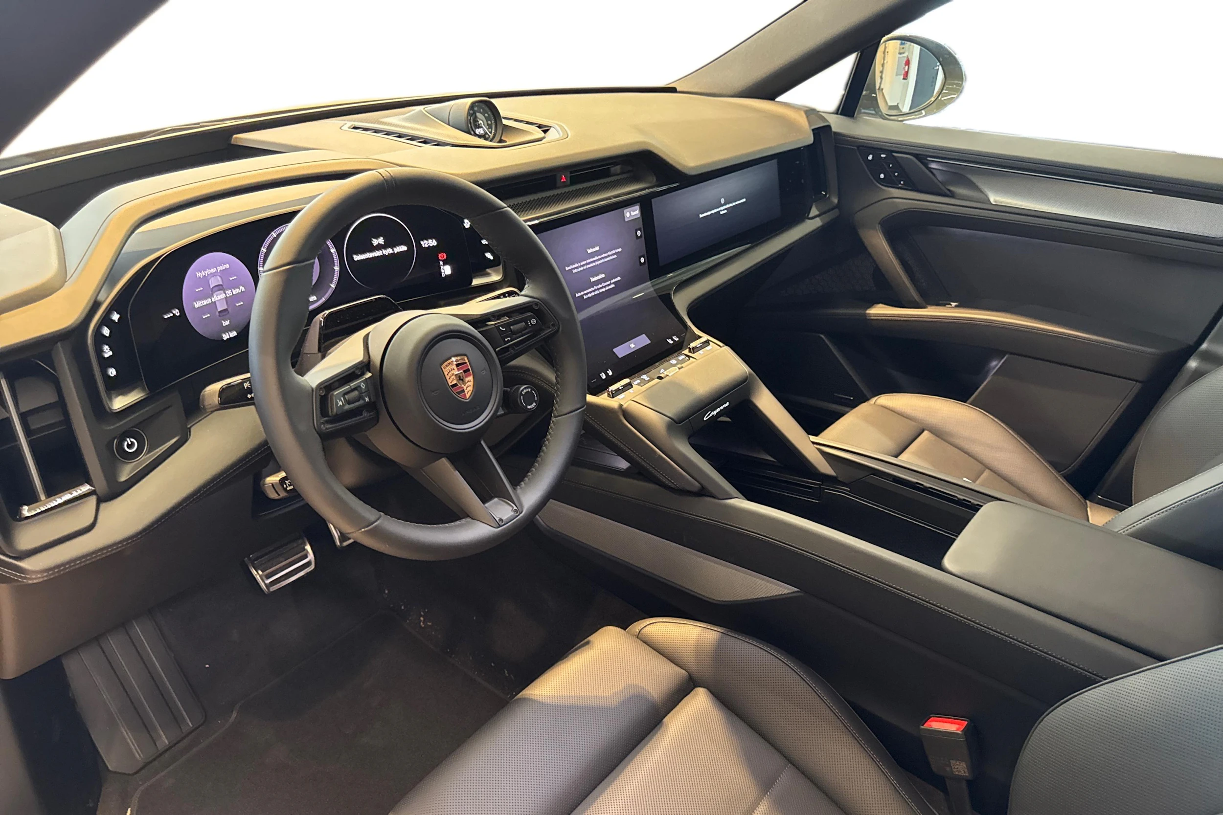 monteverde metallic Porsche Cayenne 2026 kuva 7.