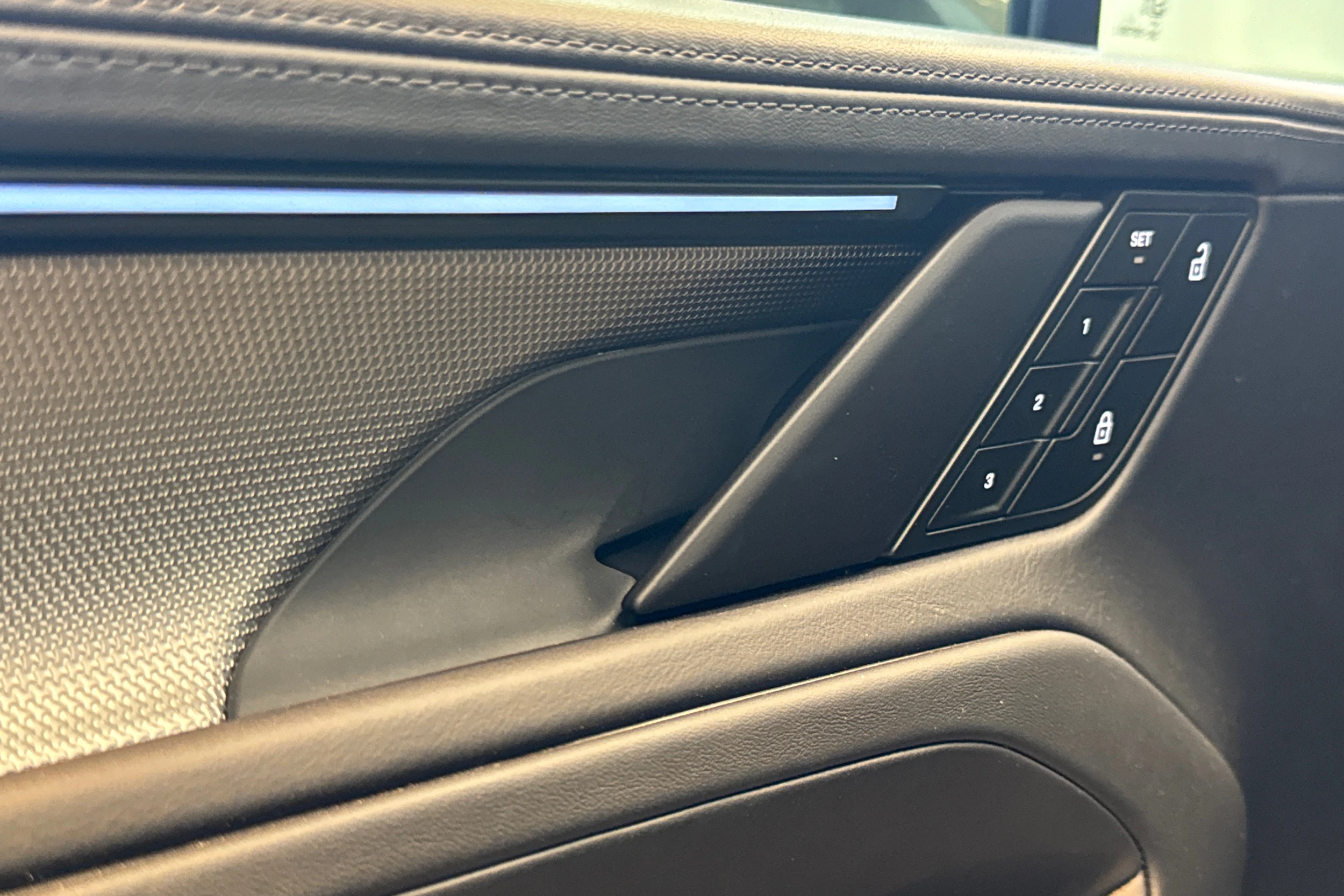 monteverde metallic Porsche Cayenne 2026 kuva 11.