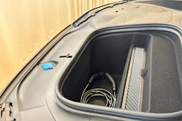 monteverde metallic Porsche Cayenne 2026 kuva 24.