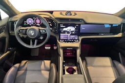 valkoinen Porsche Cayenne 2026 kuva 7.