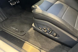 valkoinen Porsche Cayenne 2026 kuva 11.