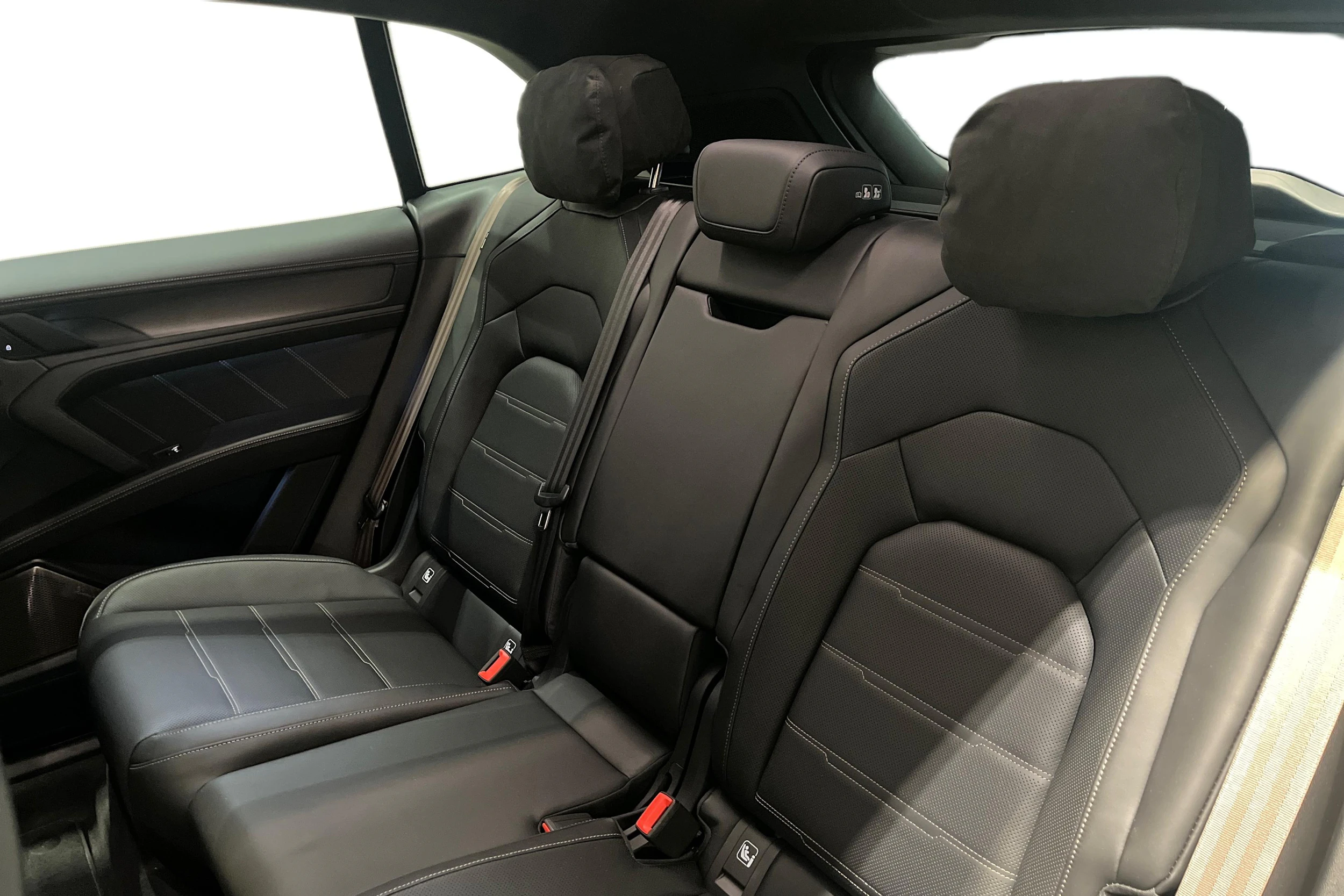 algarve blue metalli Porsche Cayenne 2026 kuva 8.