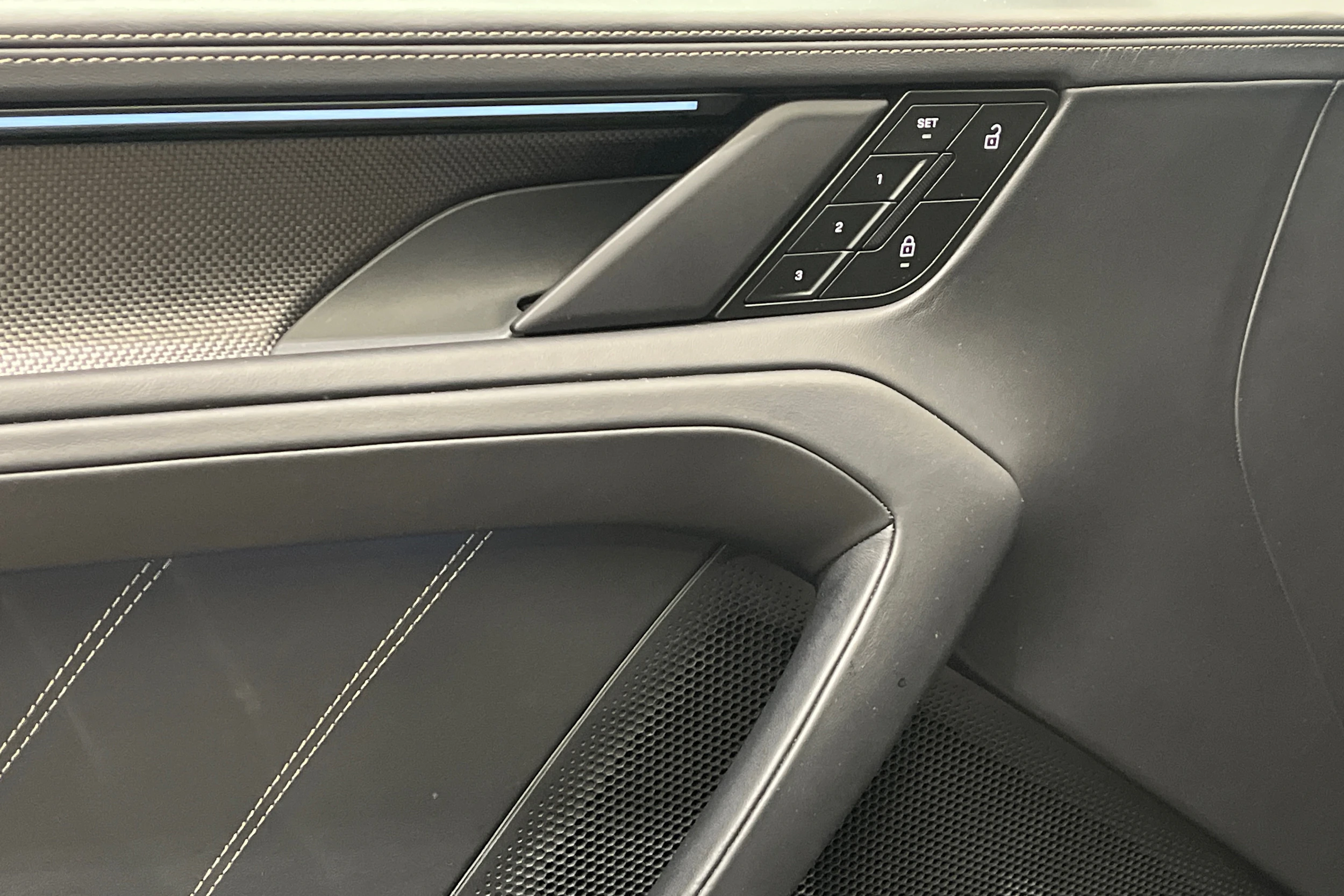 algarve blue metalli Porsche Cayenne 2026 kuva 17.