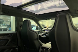 algarve blue metalli Porsche Cayenne 2026 kuva 24.