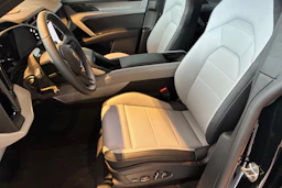 chromite black metal Porsche Cayenne 2026 kuva 12.