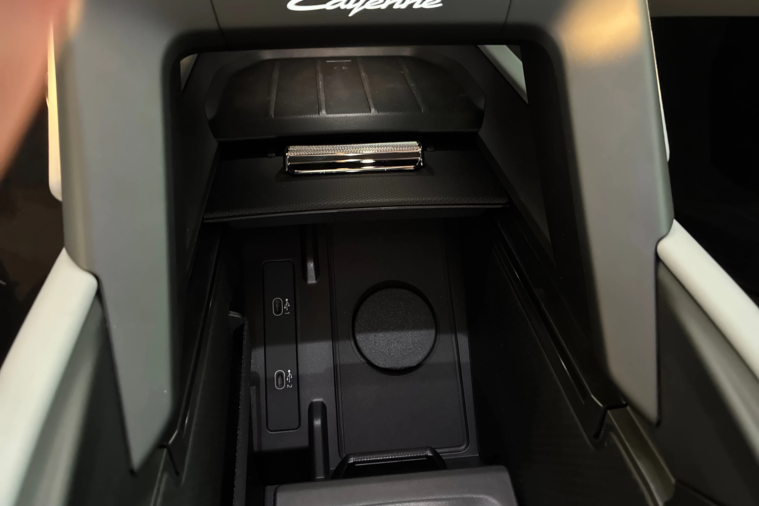 chromite black metal Porsche Cayenne 2026 kuva 21.