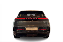 harmaa Porsche Cayenne 2026 kuva 3.