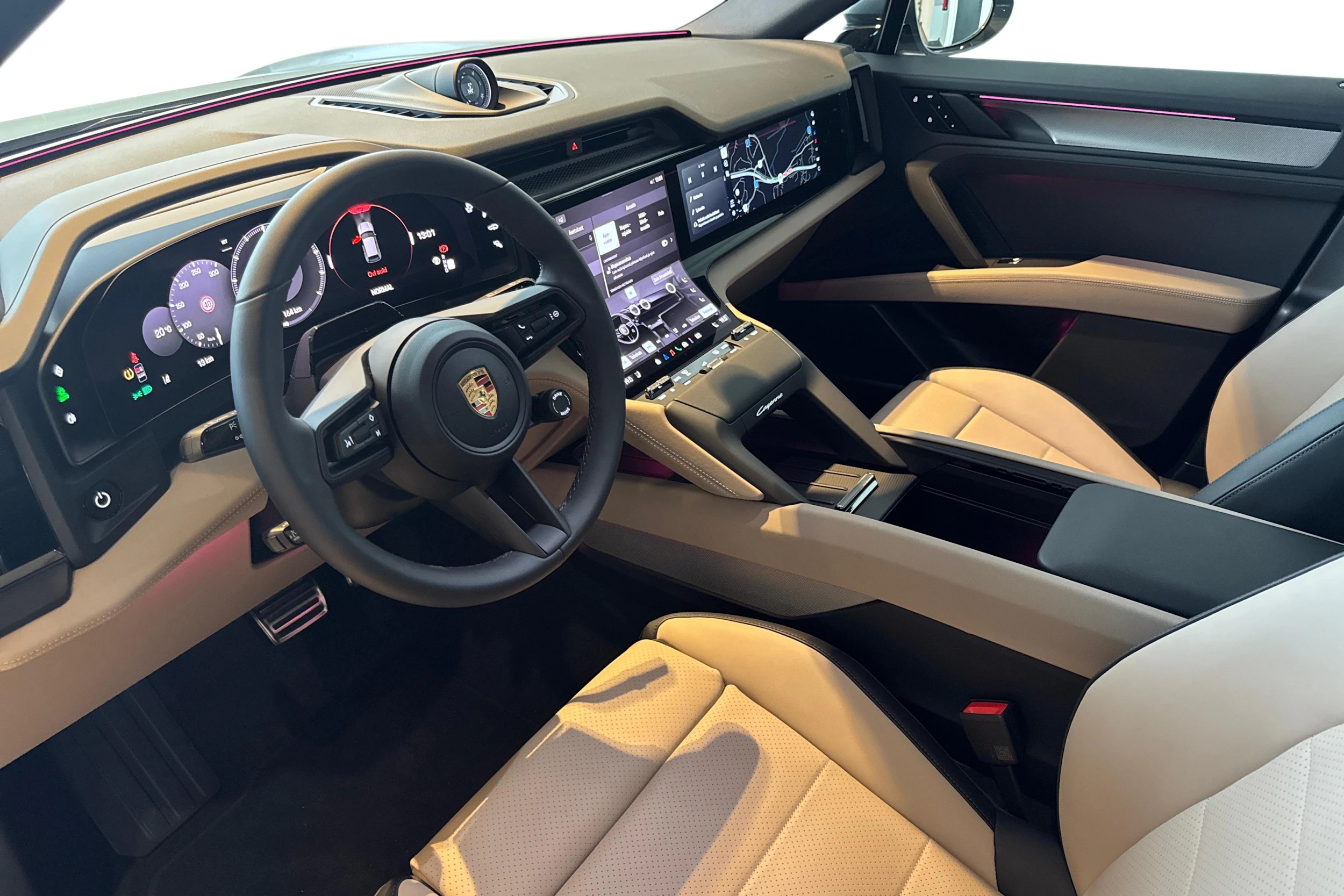 harmaa Porsche Cayenne 2026 kuva 6.